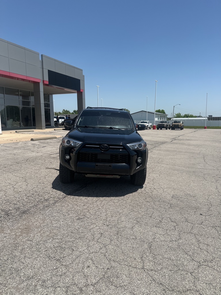 2022 Toyota 4Runner SR5 Premium photo 3