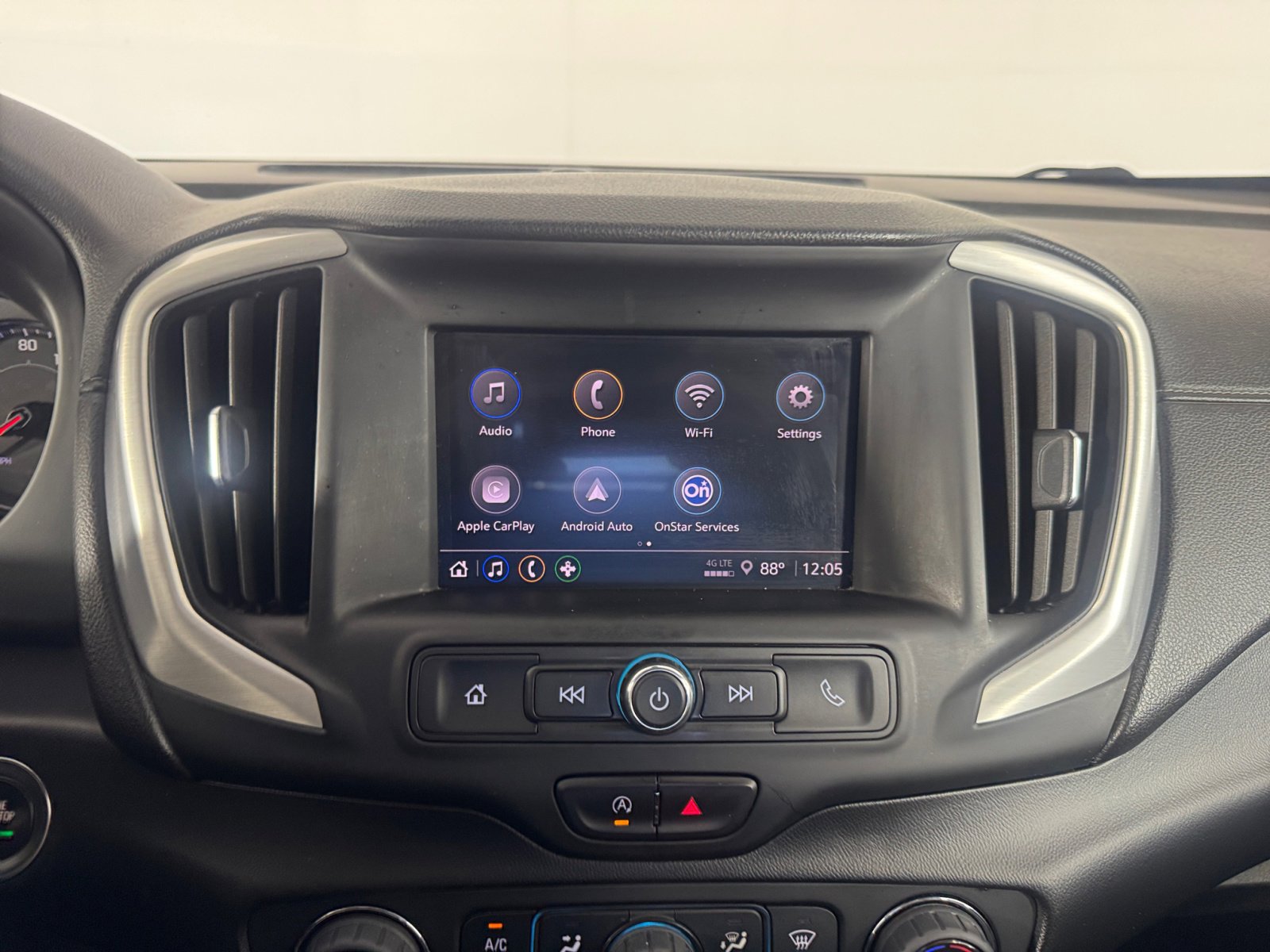 2022 Gmc Terrain SLE photo 2