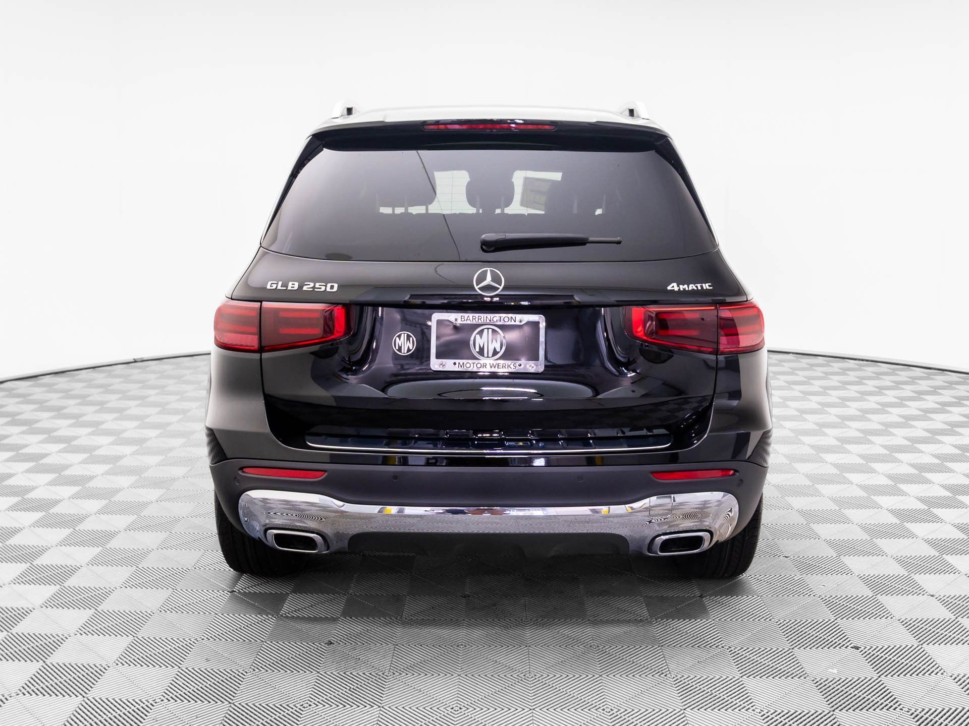 2025 Mercedes Benz GLB 250 4MATIC photo 4