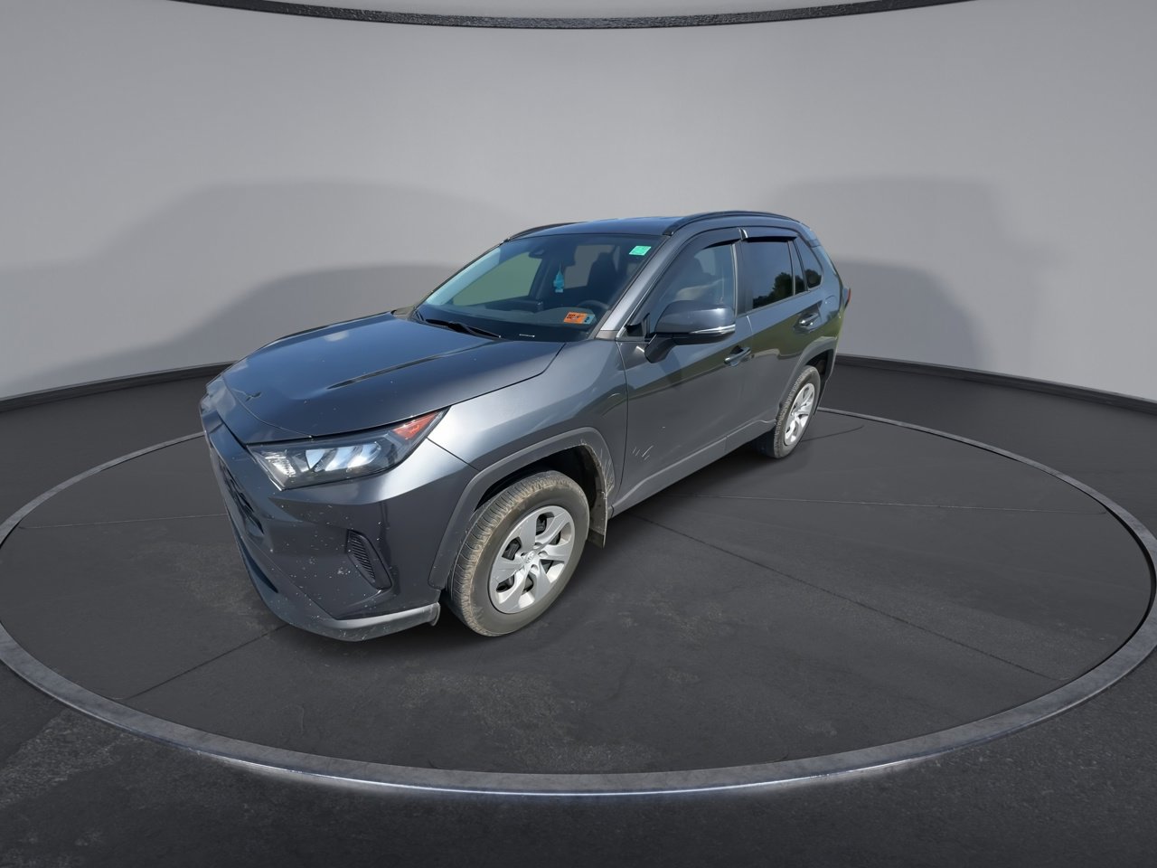 2021 Toyota RAV4 LE photo 4