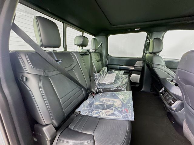 2025 Ford F-450 photo 29