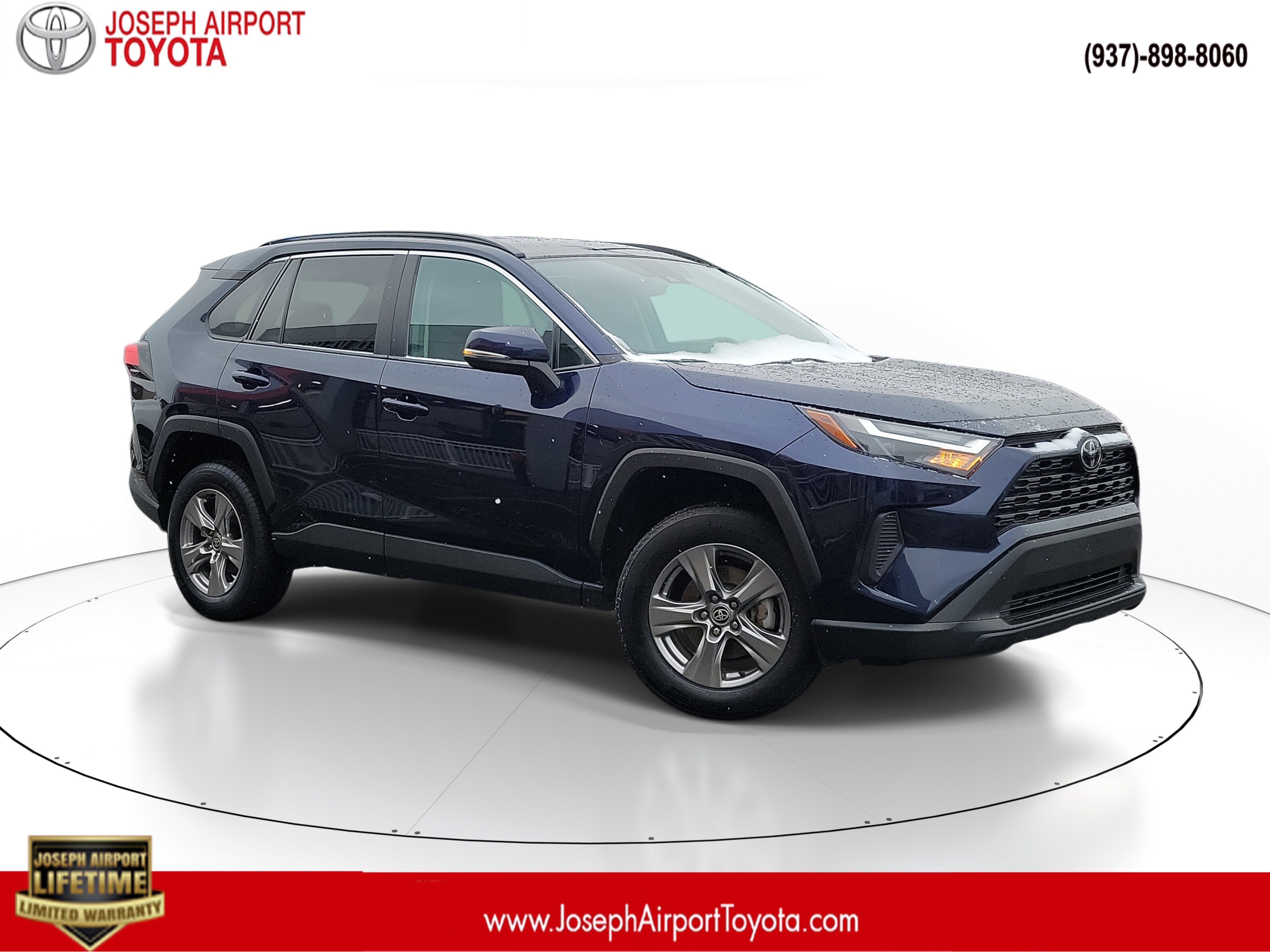 2024 Toyota RAV4 XLE's photo