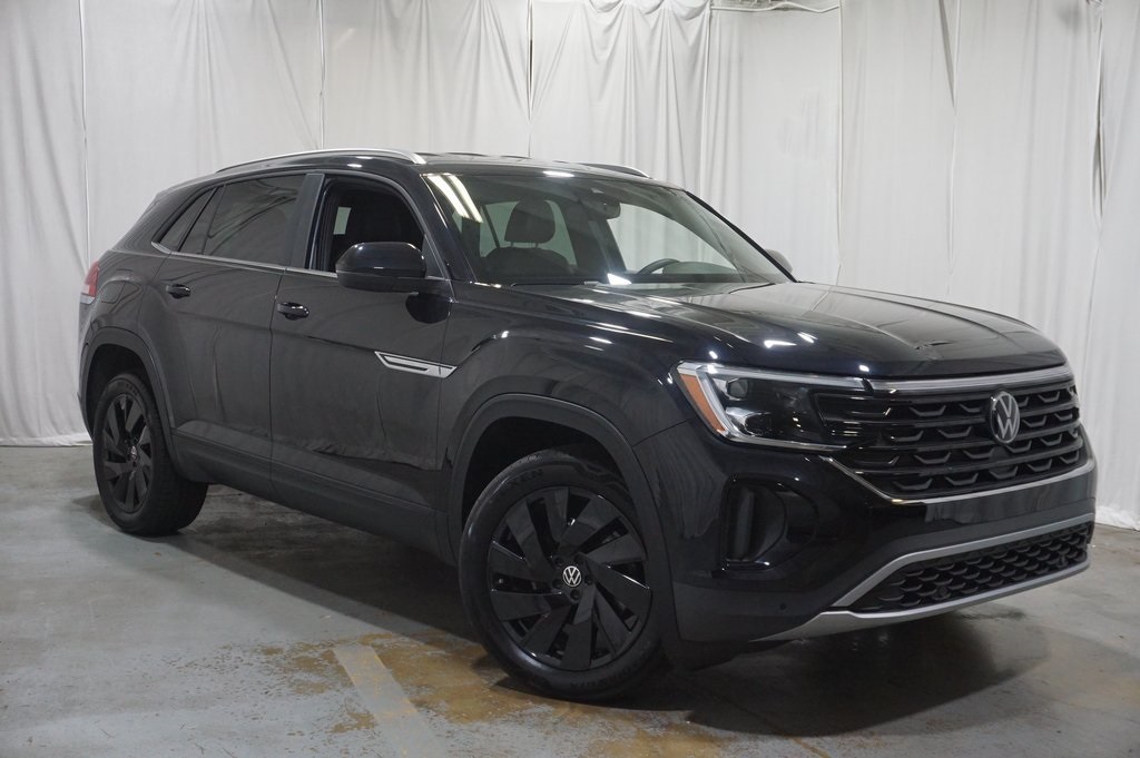 2024 Volkswagen Atlas Cross Sport SE Technology photo 3