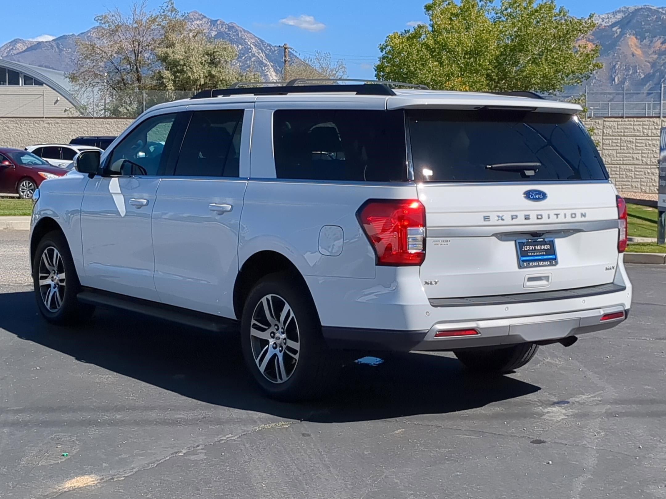 2024 Ford Expedition MAX XLT photo 3