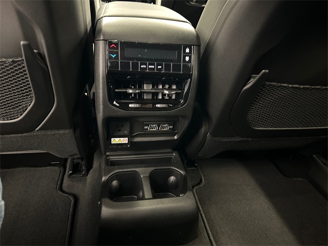 2025 Jeep Grand Cherokee Laredo photo 19