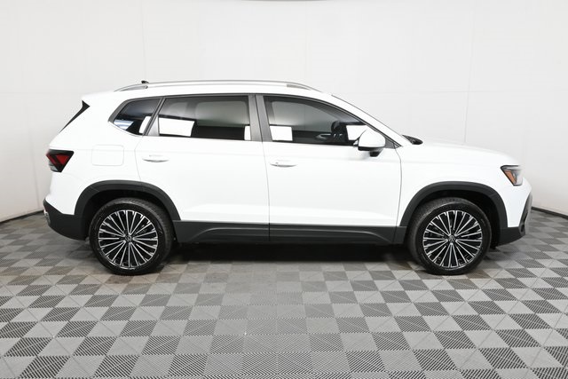 2025 Volkswagen Taos SE photo 25