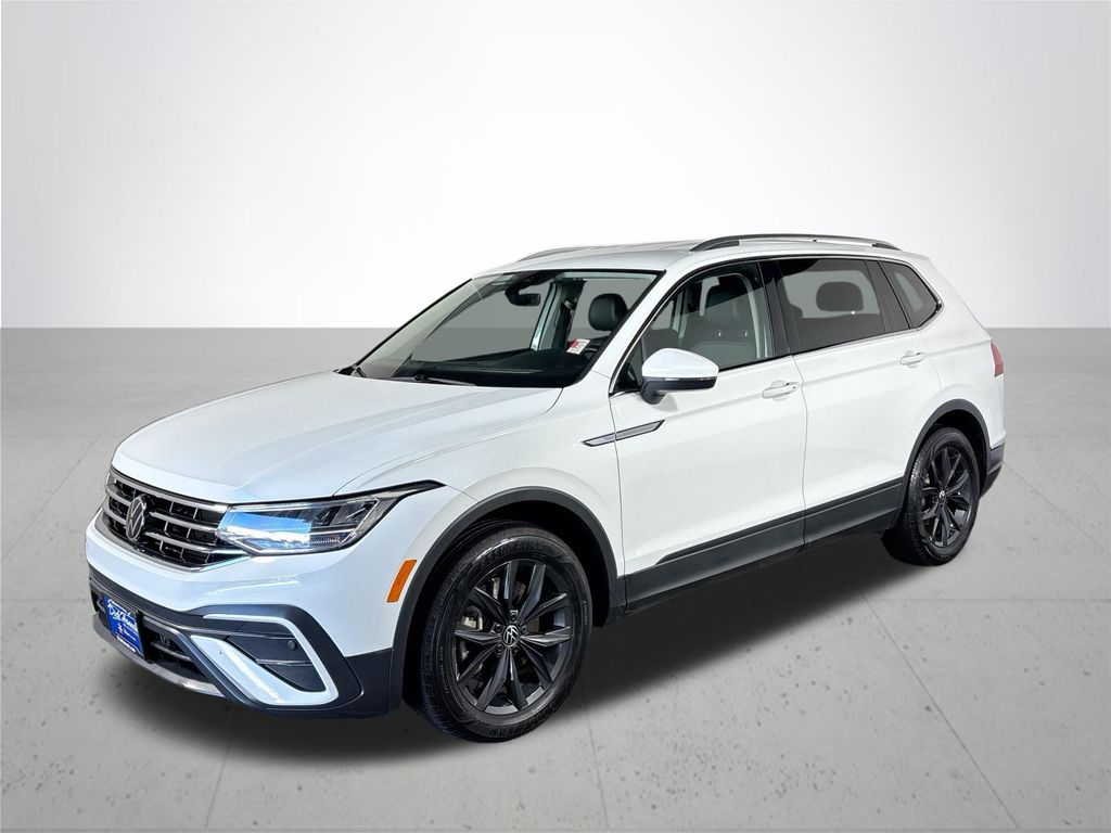 2024 Volkswagen Tiguan SE Wolfsburg Edition photo 2