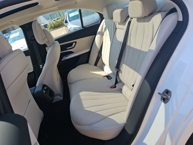2025 Mercedes Benz E 350 4MATIC photo 9