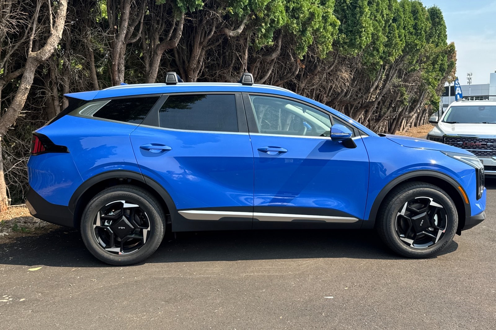 2026 Kia Sportage EX photo 2
