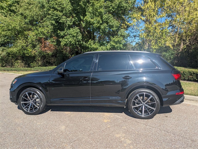 2022 Audi Q7 55 Premium Plus photo 2