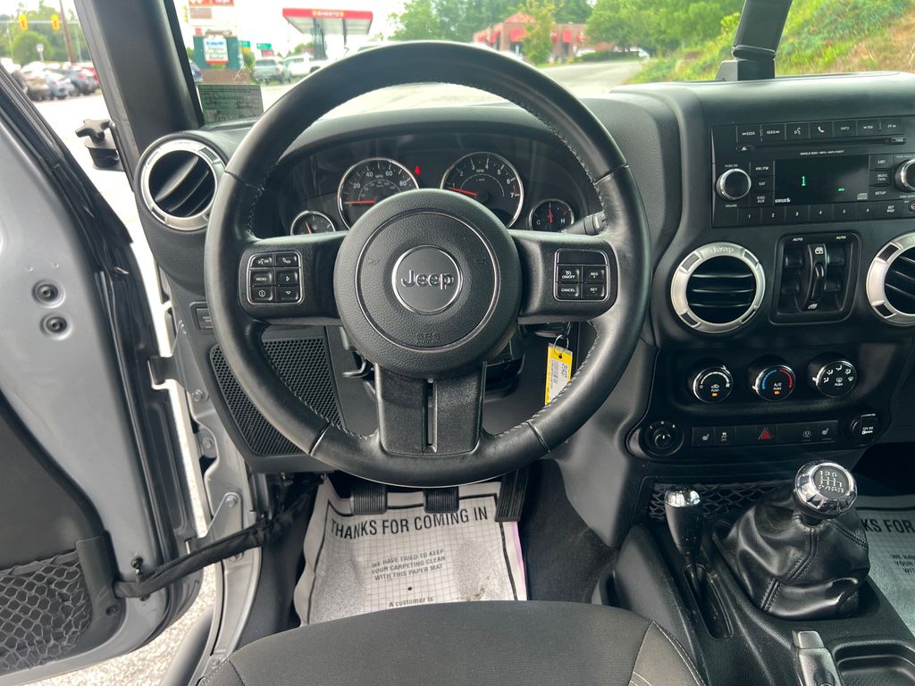 2018 Jeep Wrangler Unlimited Rubicon photo 12