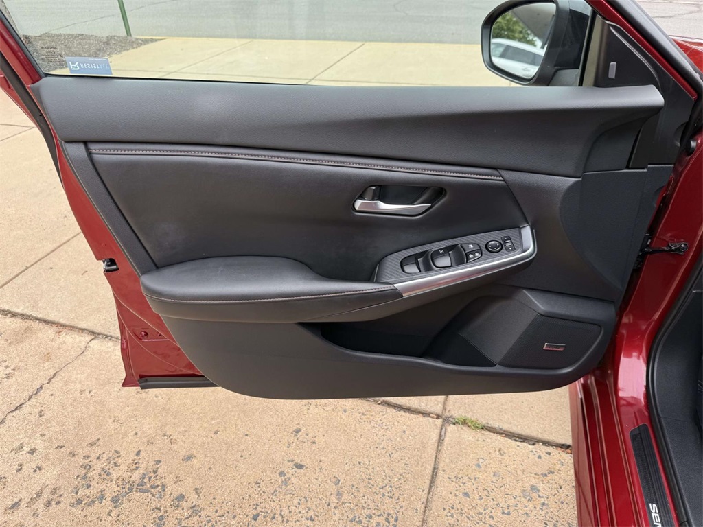 2021 Nissan Sentra SR photo 25