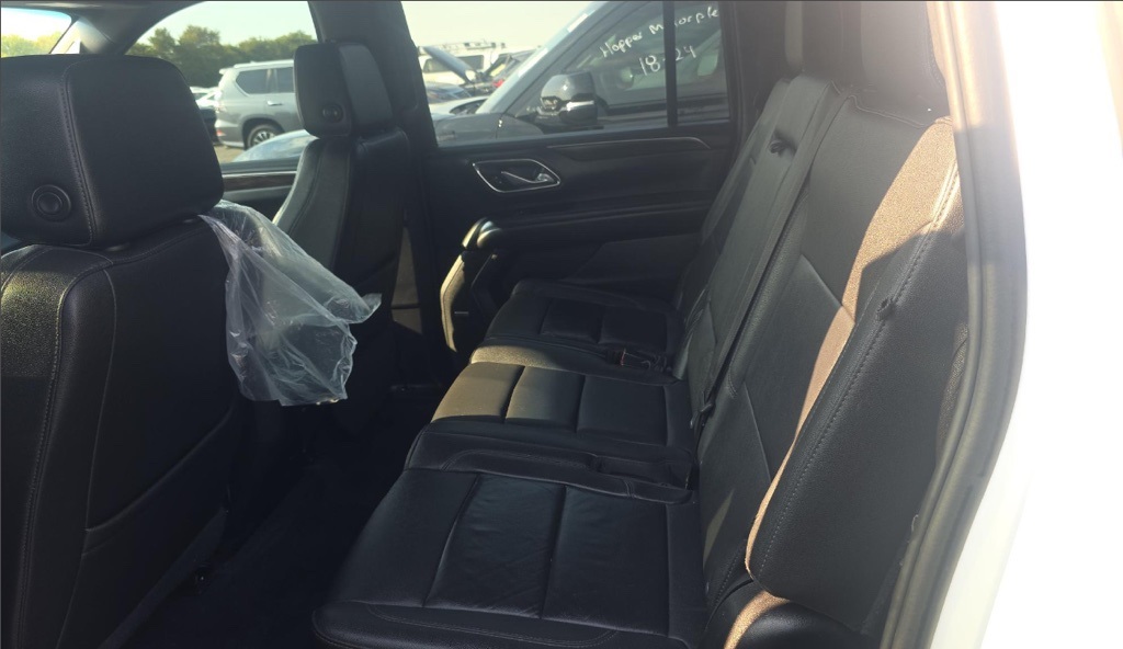 2022 Chevrolet Suburban Z71 photo 7