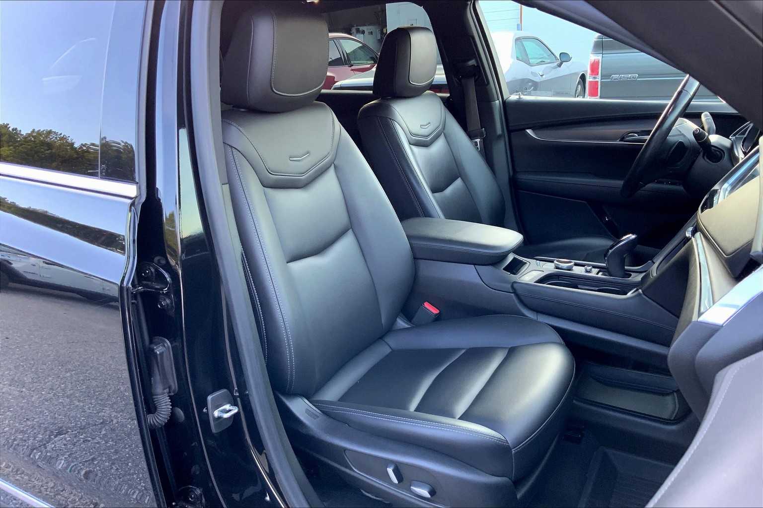 2022 Cadillac XT5 Luxury Sport photo 8