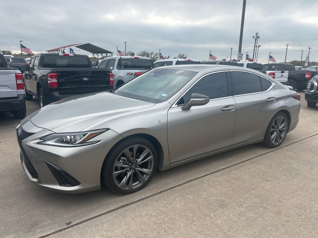 2019 Lexus ES F SPORT's photo