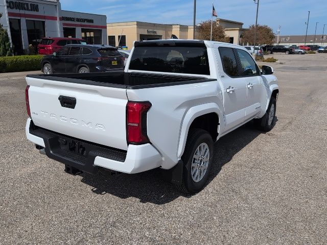 2025 Toyota Tacoma SR5 photo 13