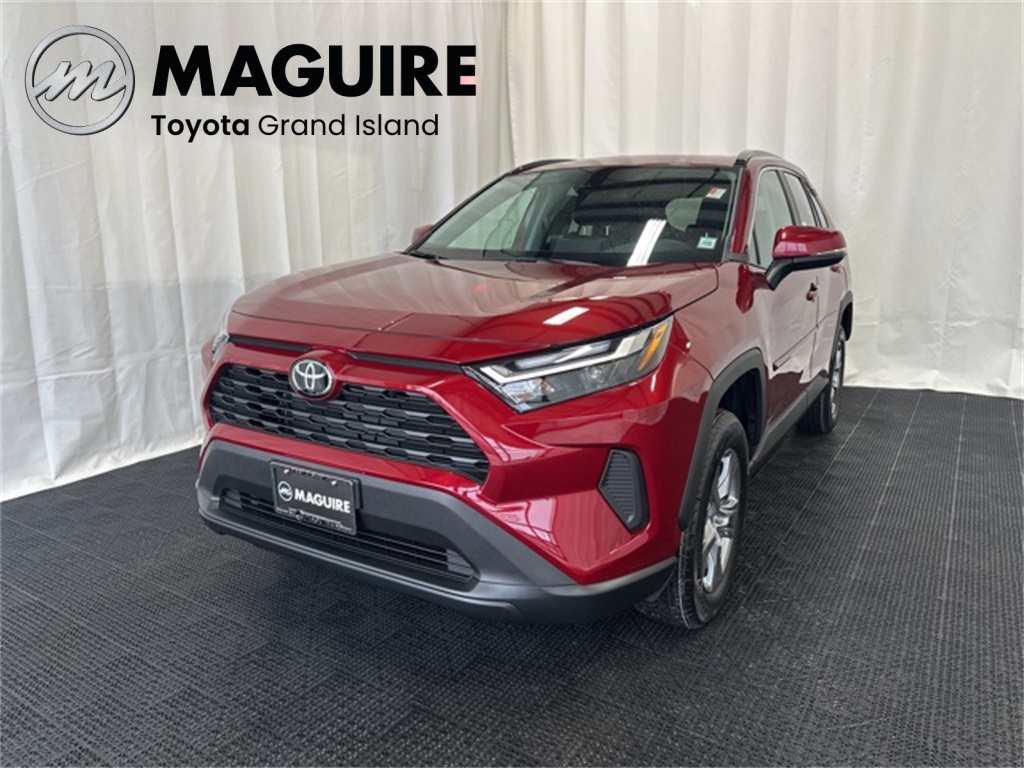 2025 Toyota RAV4 XLE's photo