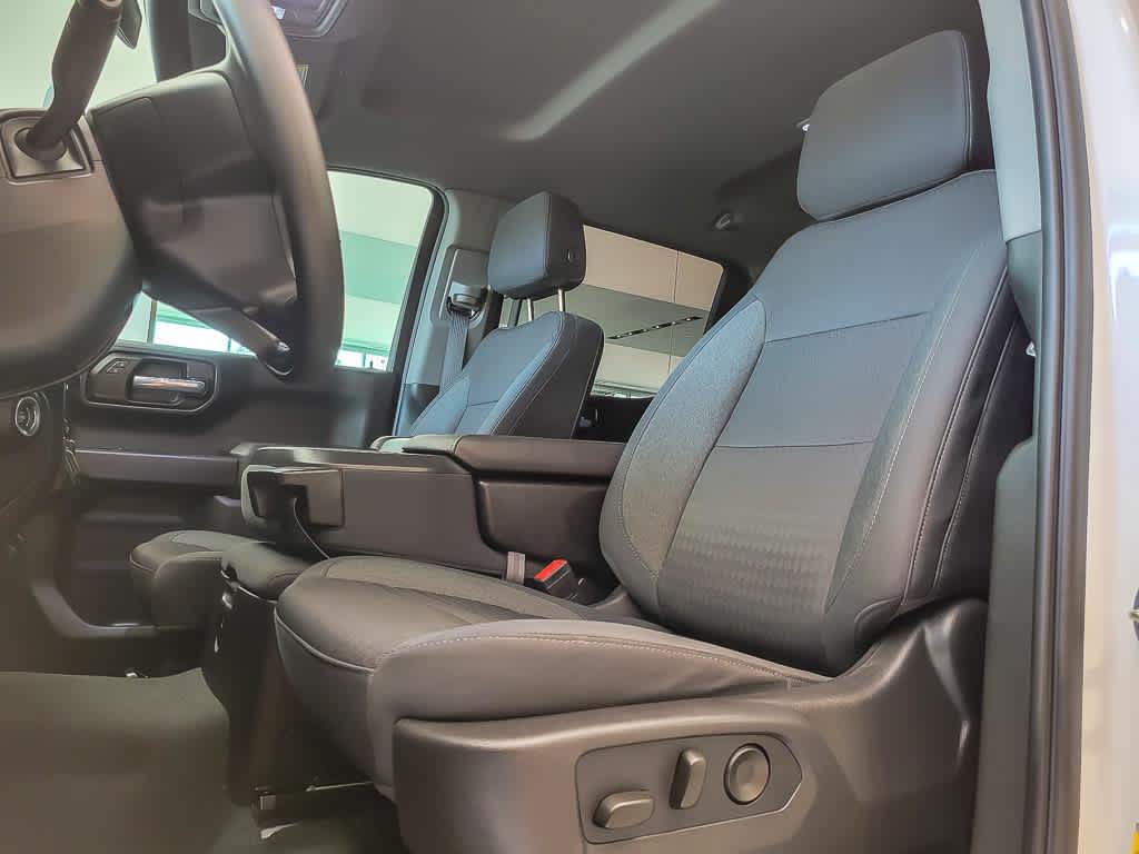 2024 Chevrolet Silverado Custom photo 7