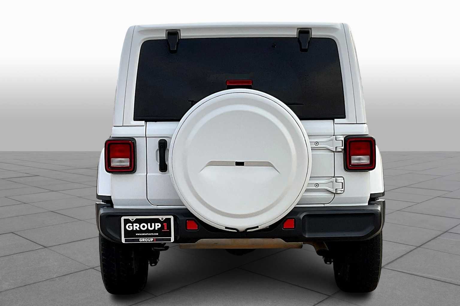 2021 Jeep Wrangler Unlimited Sahara Altitude photo 4