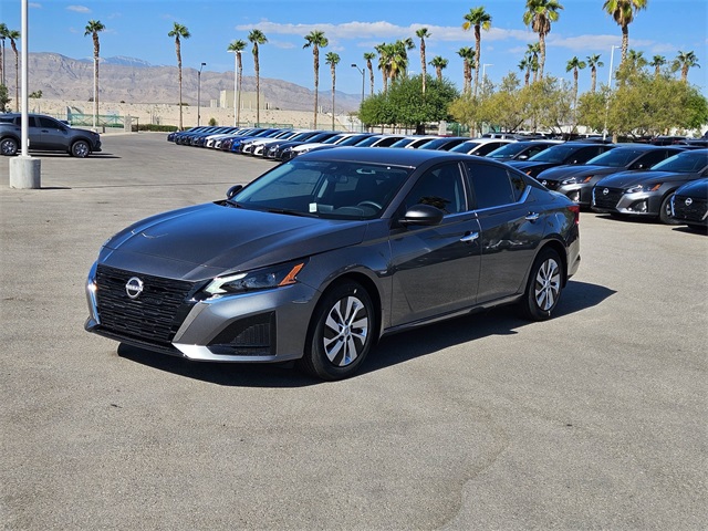 2025 Nissan Altima S photo 2