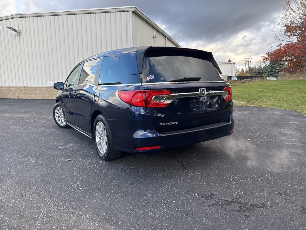2018 Honda Odyssey LX photo 2