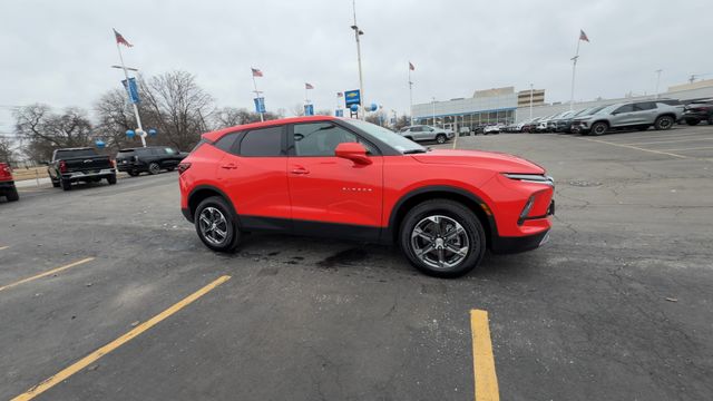 2025 CHEVROLET BLAZER - Image 2