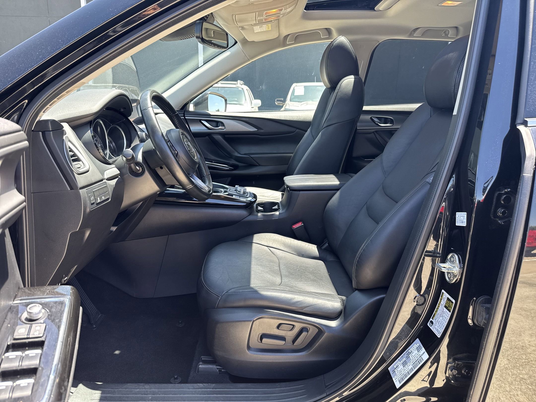 2023 Mazda CX-9 Touring photo 3