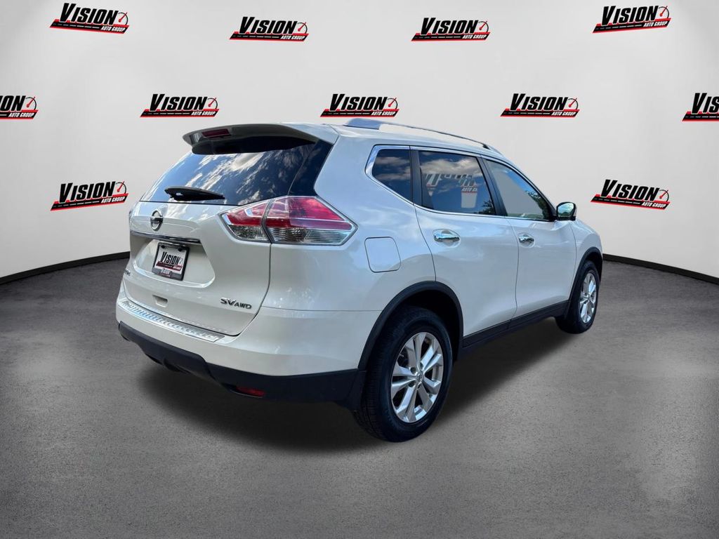 2016 Nissan Rogue SV photo 5