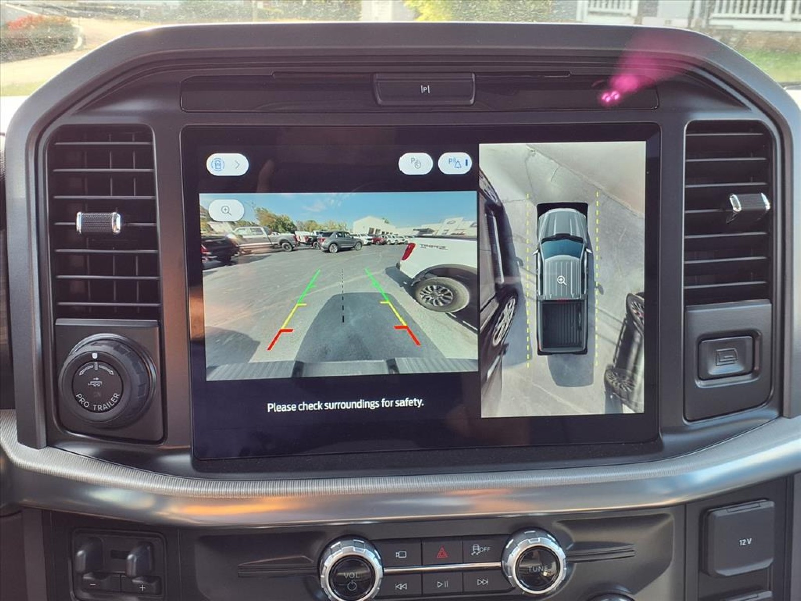 2025 Ford F-150 Lariat photo 10