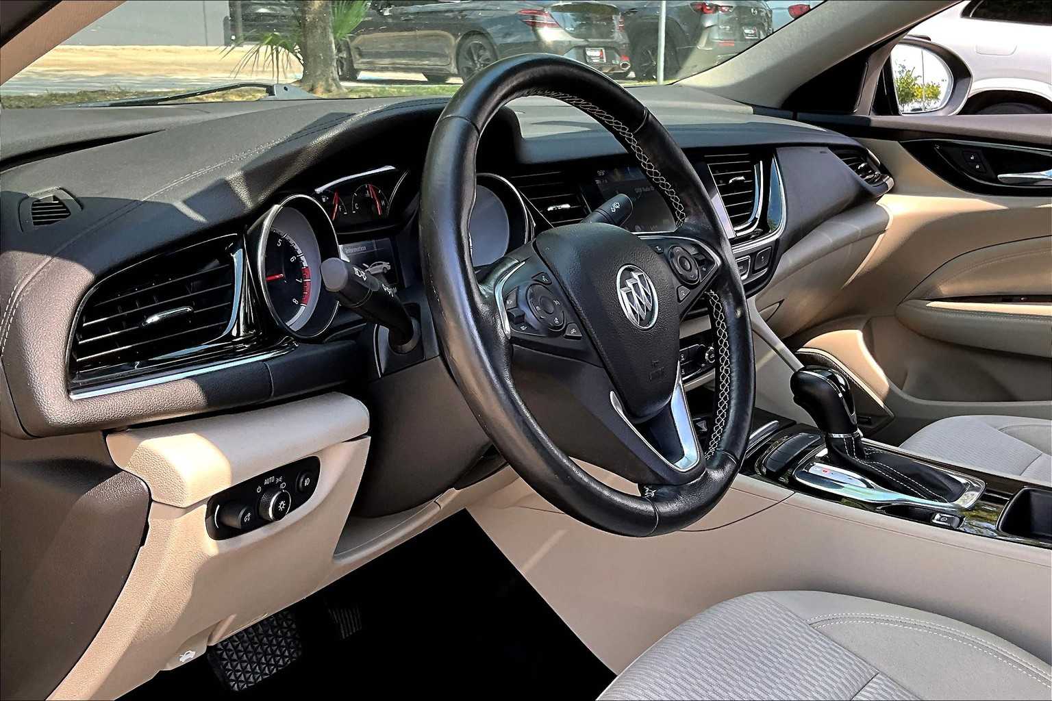 2018 Buick Regal Sportback Preferred II photo 14