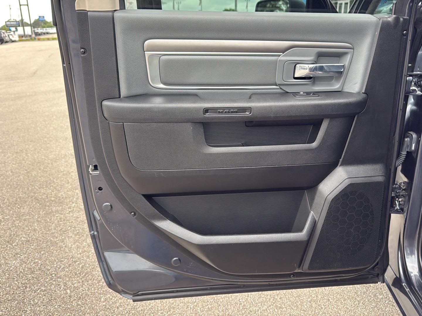 2021 Ram 1500 Classic SLT photo 19