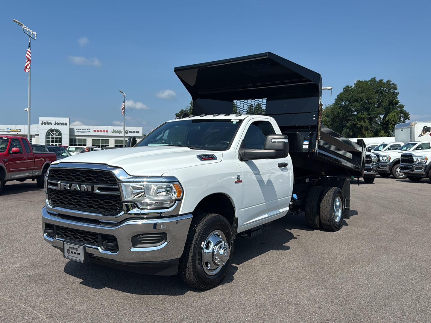 2024 Ram 3500 Tradesman photo 2