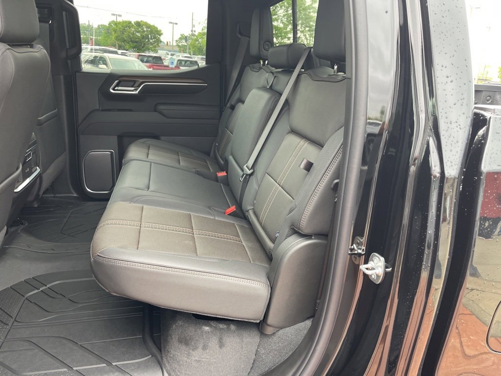 2025 Chevrolet Silverado 1500 High Country photo 10