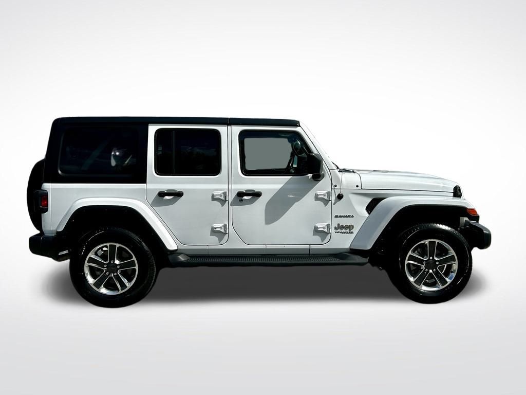 2022 Jeep Wrangler Unlimited Sahara photo 8
