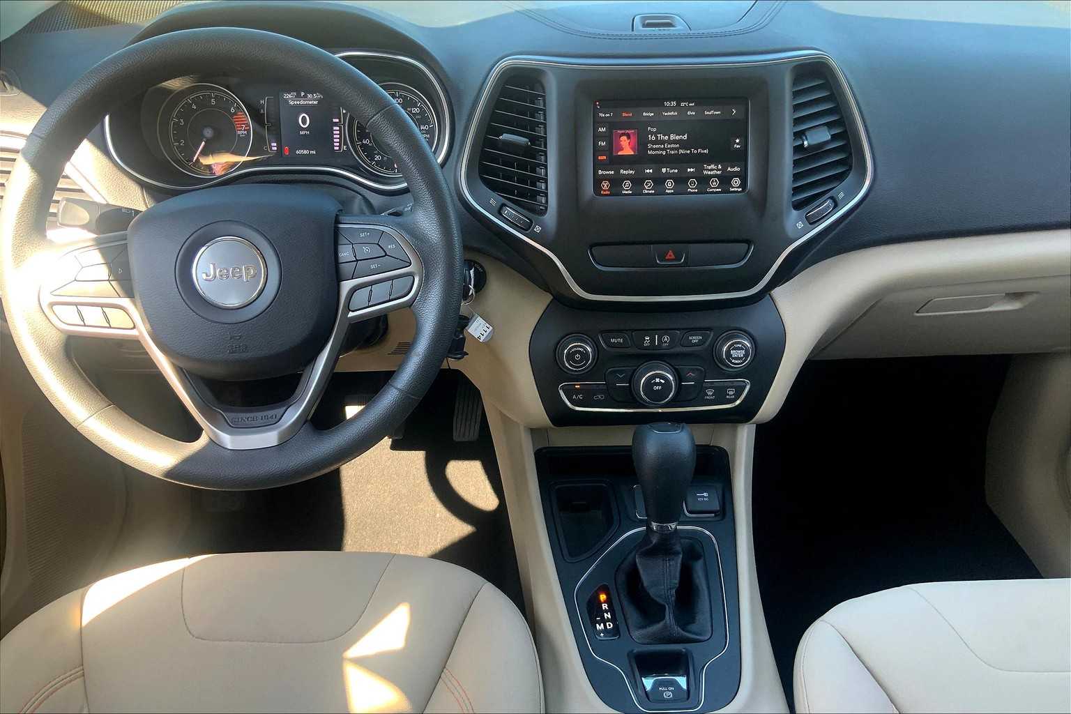 2020 Jeep Cherokee Latitude photo 14