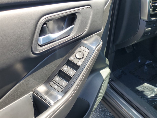 2026 Nissan Rogue SV photo 6