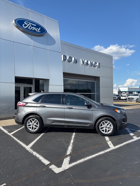 2024 Ford Edge SEL photo 2