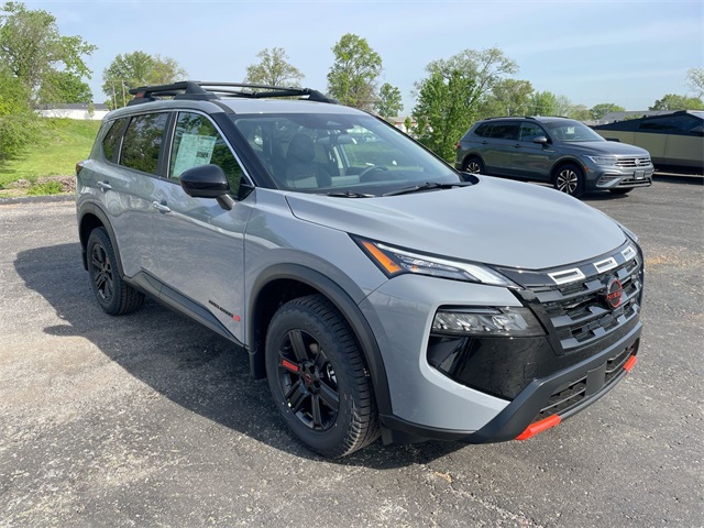 2025 Nissan Rogue SV photo 15