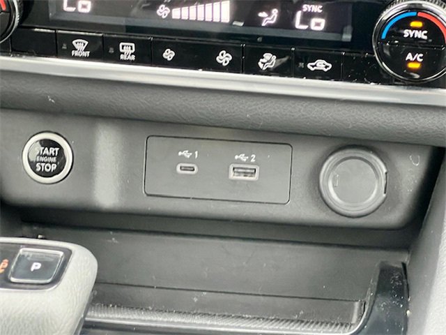 2022 Nissan Rogue SV photo 21