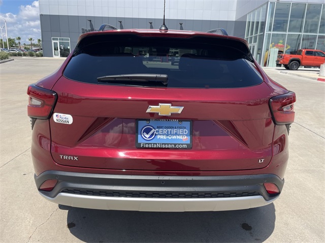 2025 Chevrolet Trax LT photo 4