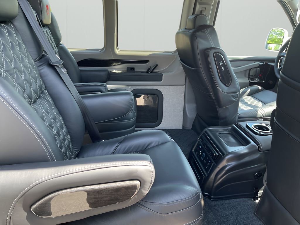 2025 Gmc Savana Cargo 2500 photo 12