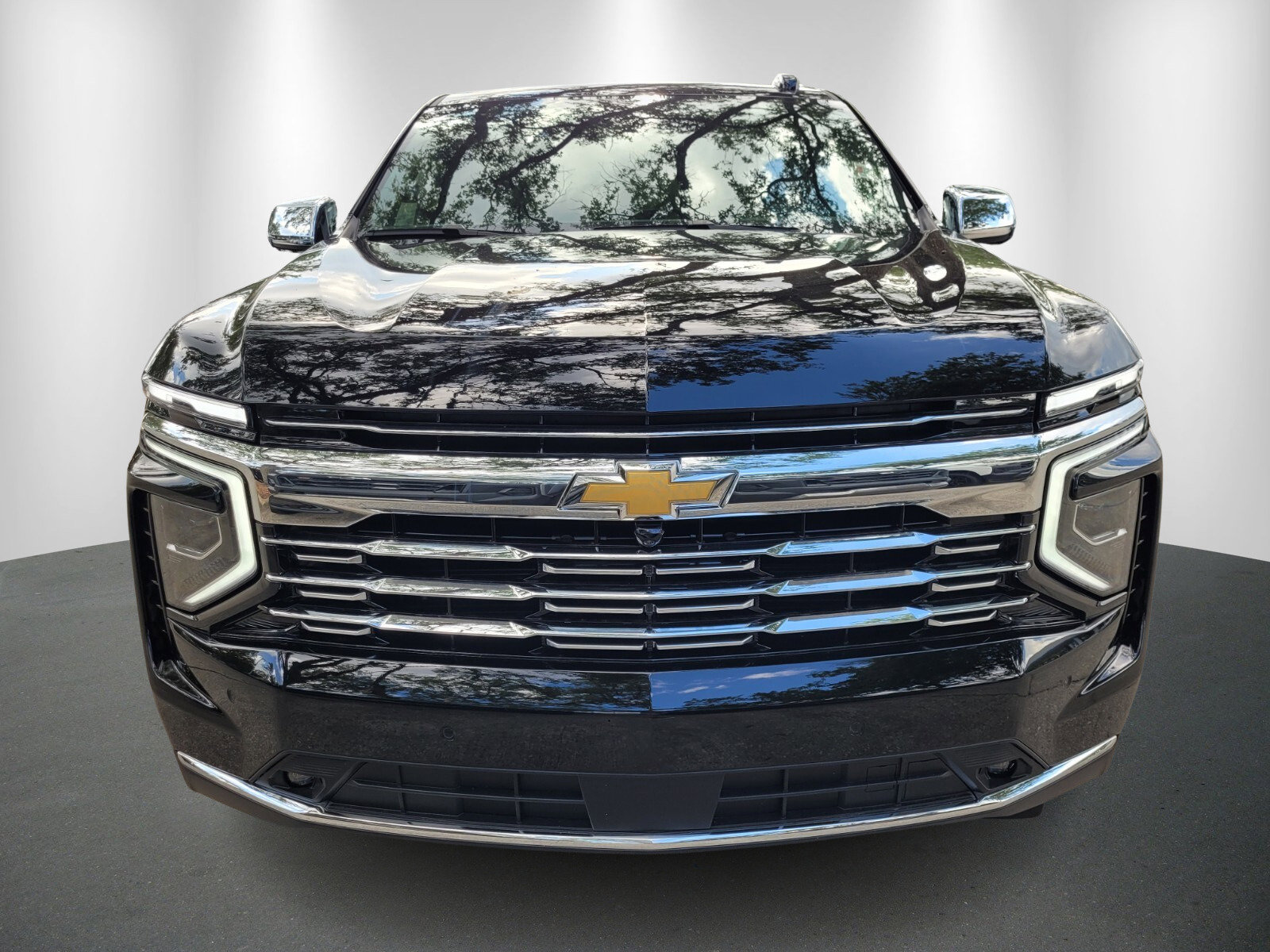 2025 Chevrolet Tahoe Premier photo 2