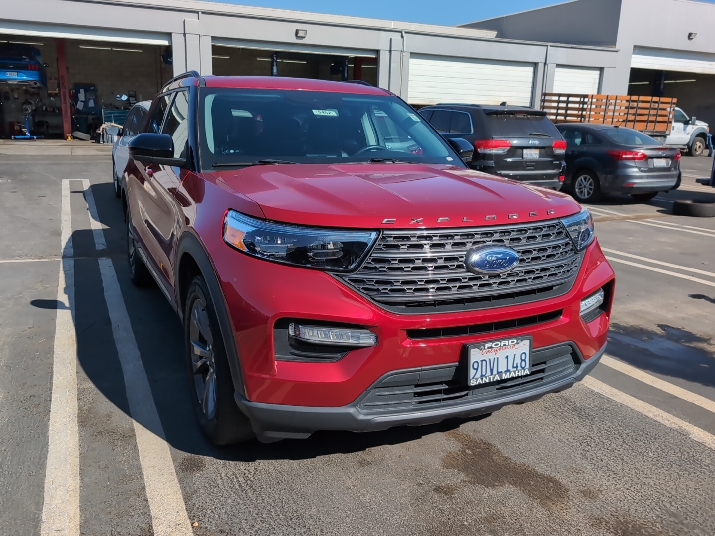 2022 Ford Explorer XLT photo 2