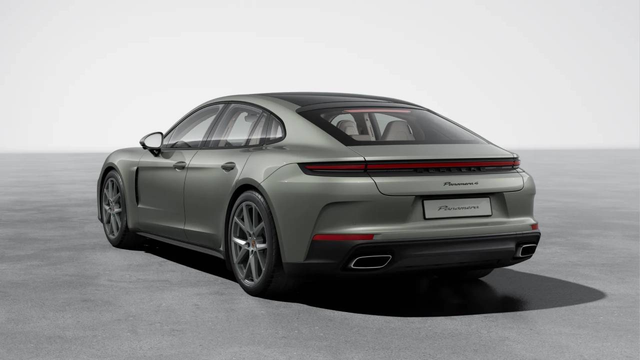 2026 Porsche Panamera 4 photo 3