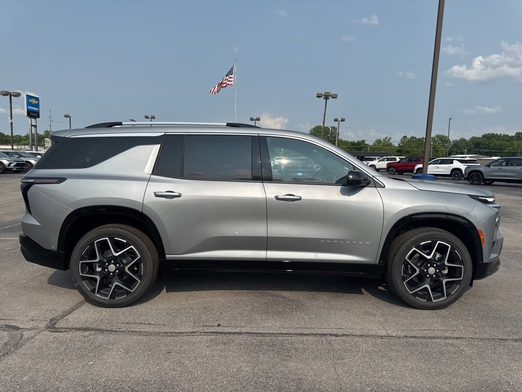 2025 Chevrolet Traverse High Country photo 2
