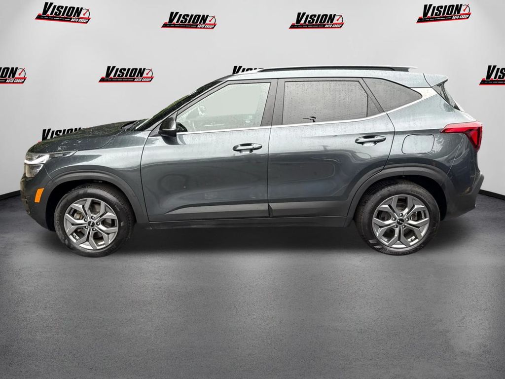 2024 Kia Seltos S photo 5