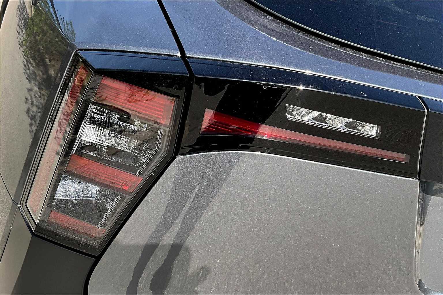 2025 Nissan Kicks SV photo 12