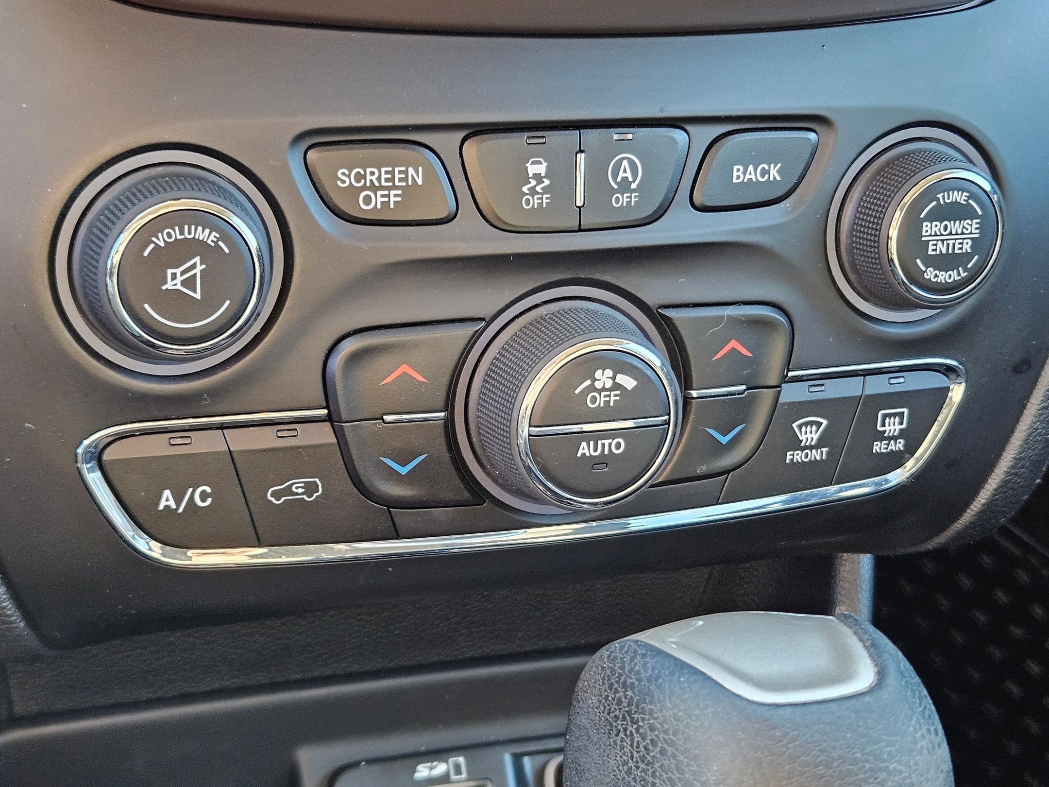 2016 Jeep Cherokee Latitude photo 22