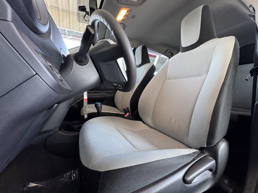 2015 Toyota Prius C One photo 11