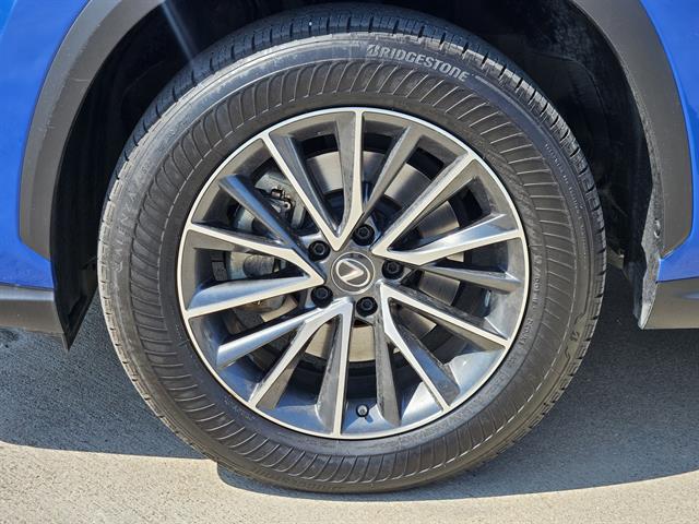 2022 Lexus NX 350h Premium photo 7